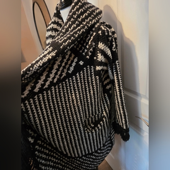 Johnny Was Black and White Knit Coat Duster - Picture 4 of 6